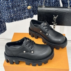 Louis Vuitton Low Shoes